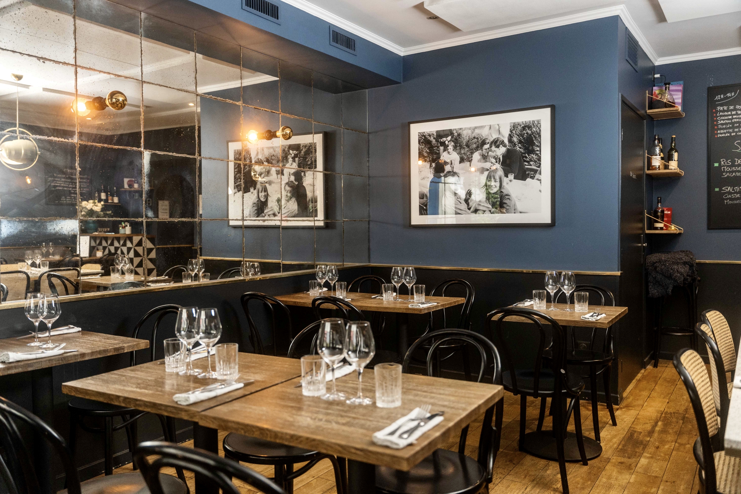 Intérieur restaurant miroir Photo
